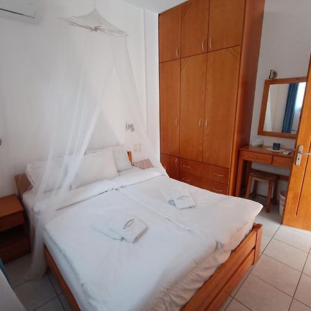 Finikas Studios & Apartments - Kalamaki Holidays ภายนอก รูปภาพ