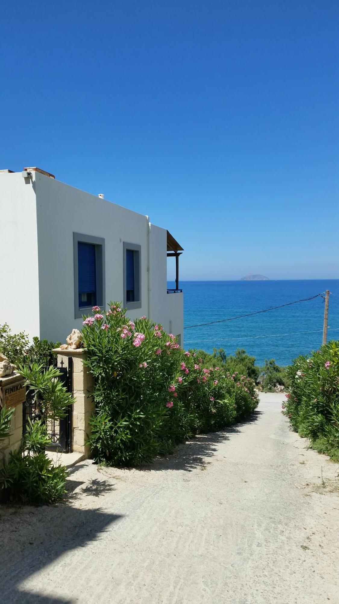 Finikas Studios & Apartments - Kalamaki Holidays ภายนอก รูปภาพ