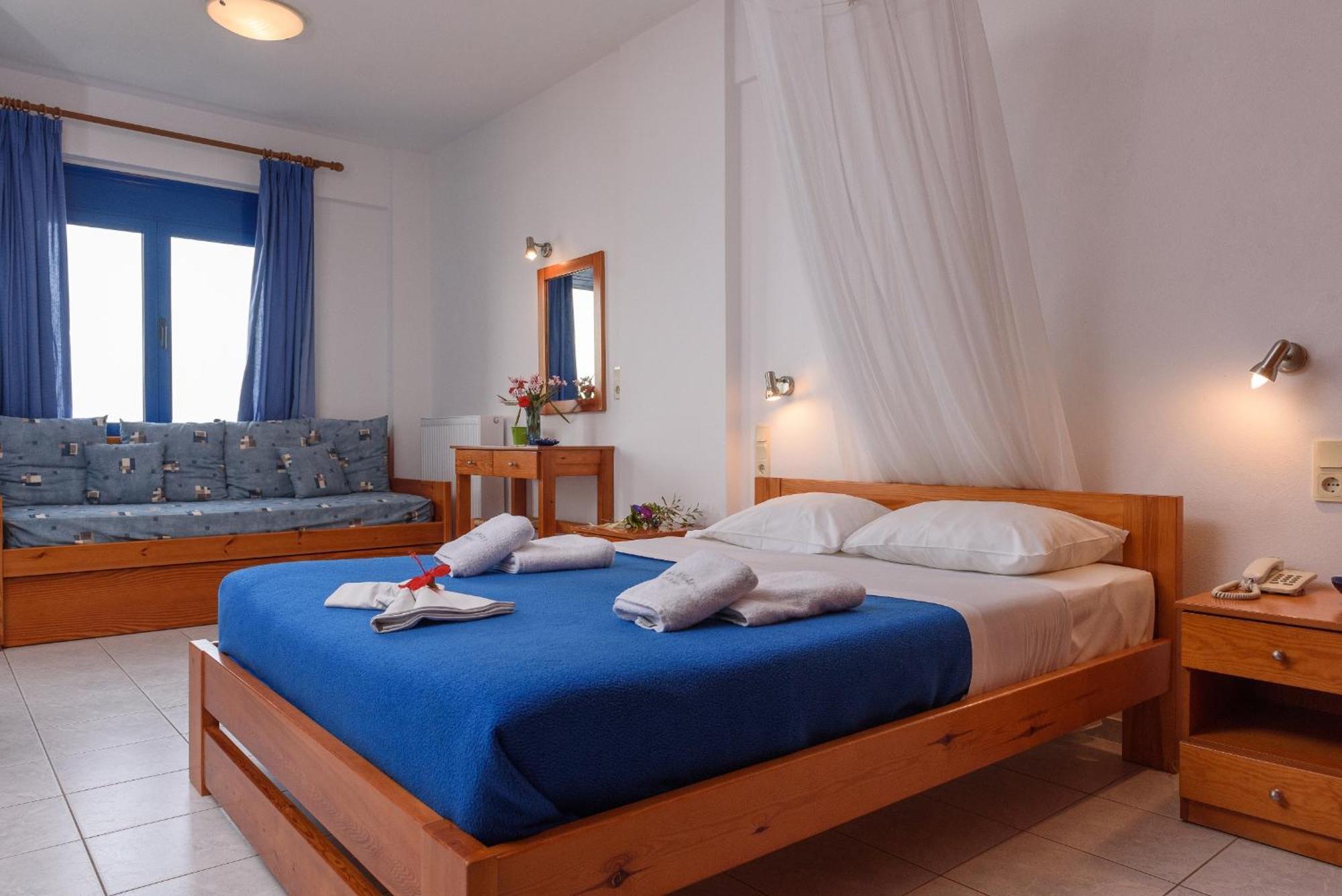 Finikas Studios & Apartments - Kalamaki Holidays ภายนอก รูปภาพ