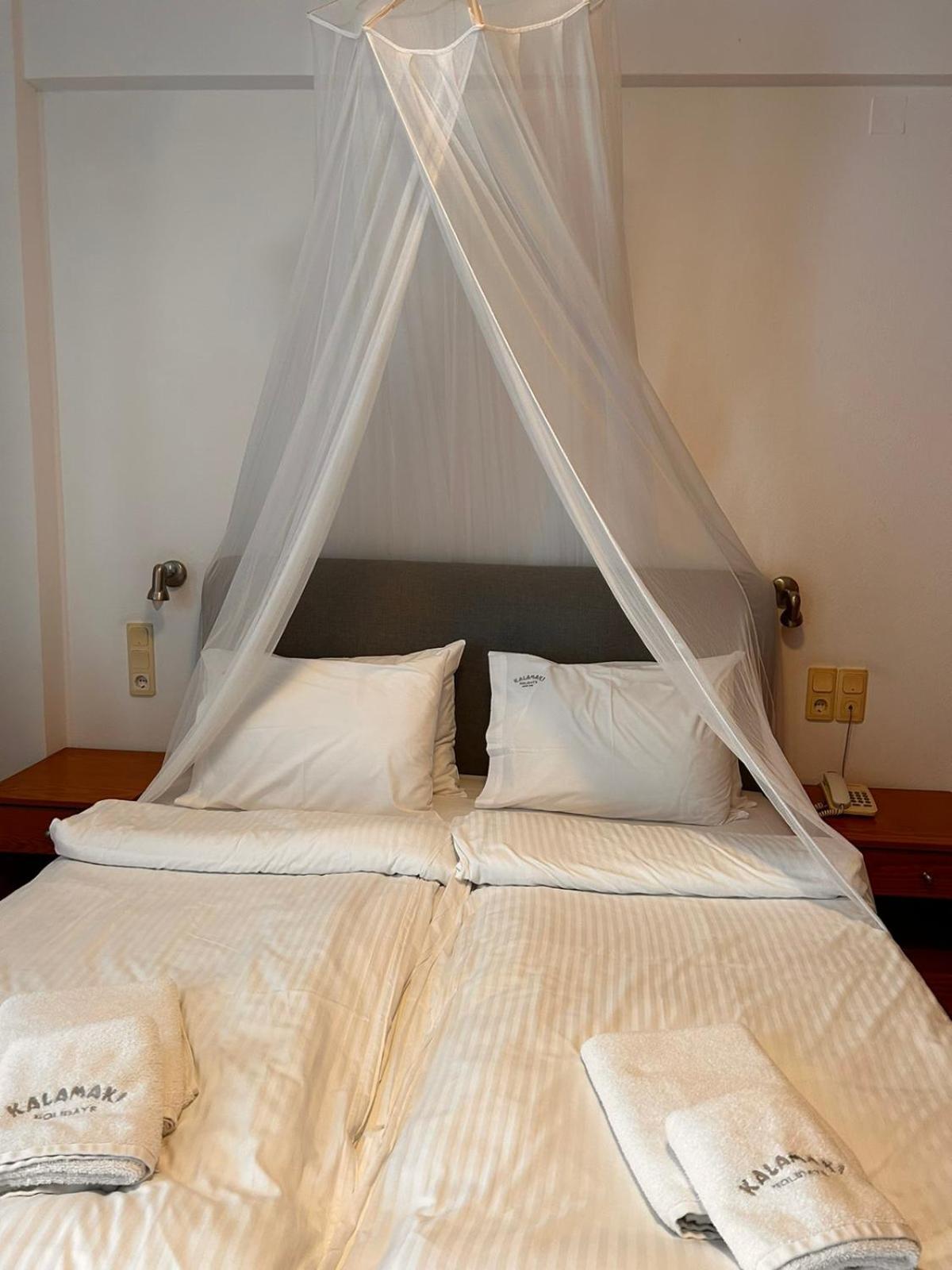 Finikas Studios & Apartments - Kalamaki Holidays ภายนอก รูปภาพ