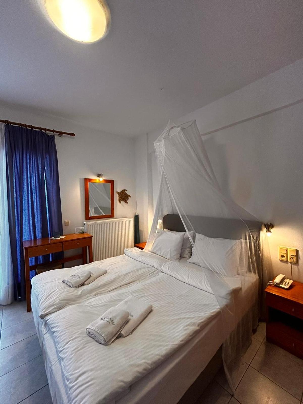 Finikas Studios & Apartments - Kalamaki Holidays ภายนอก รูปภาพ