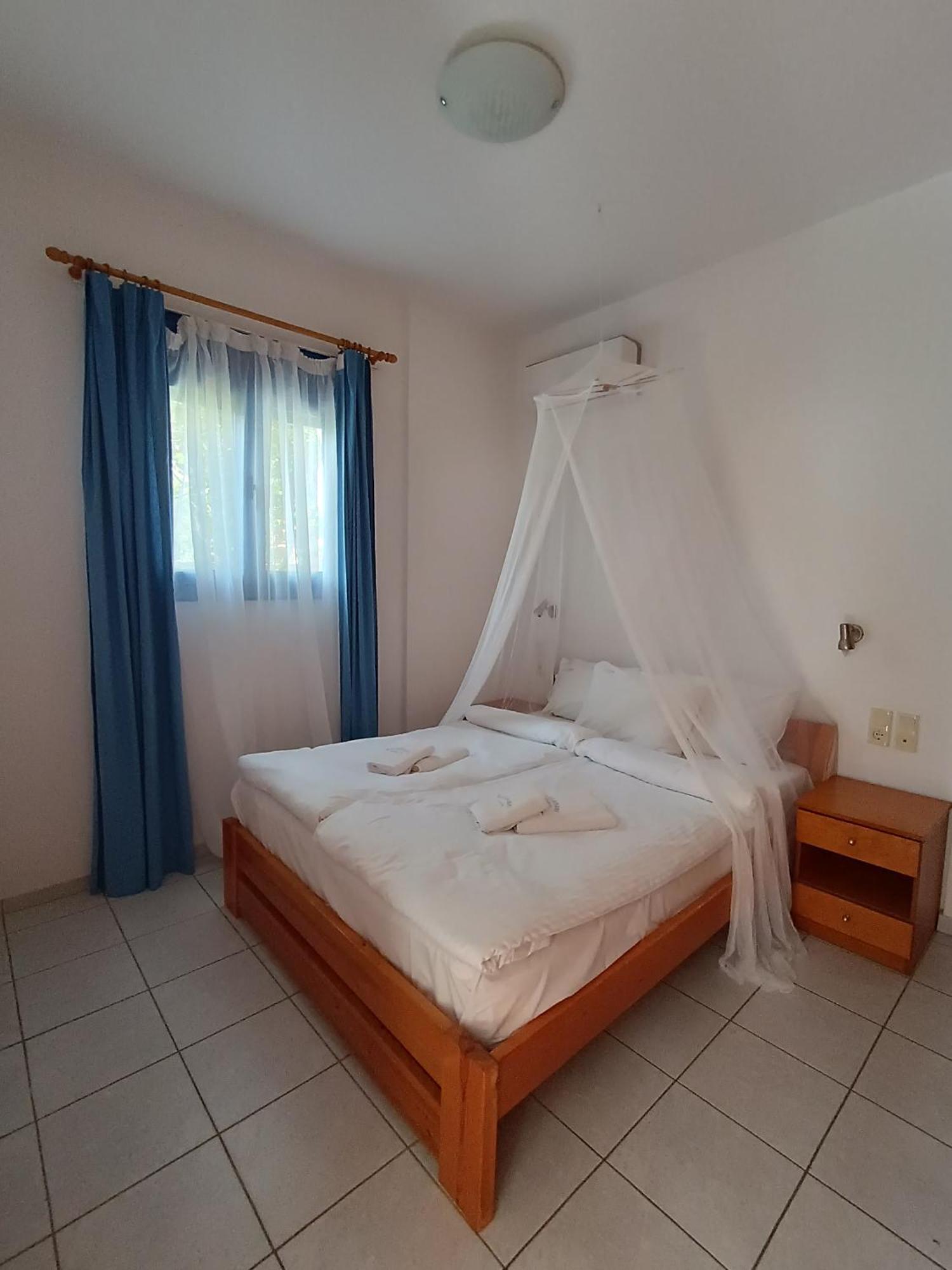 Finikas Studios & Apartments - Kalamaki Holidays ภายนอก รูปภาพ